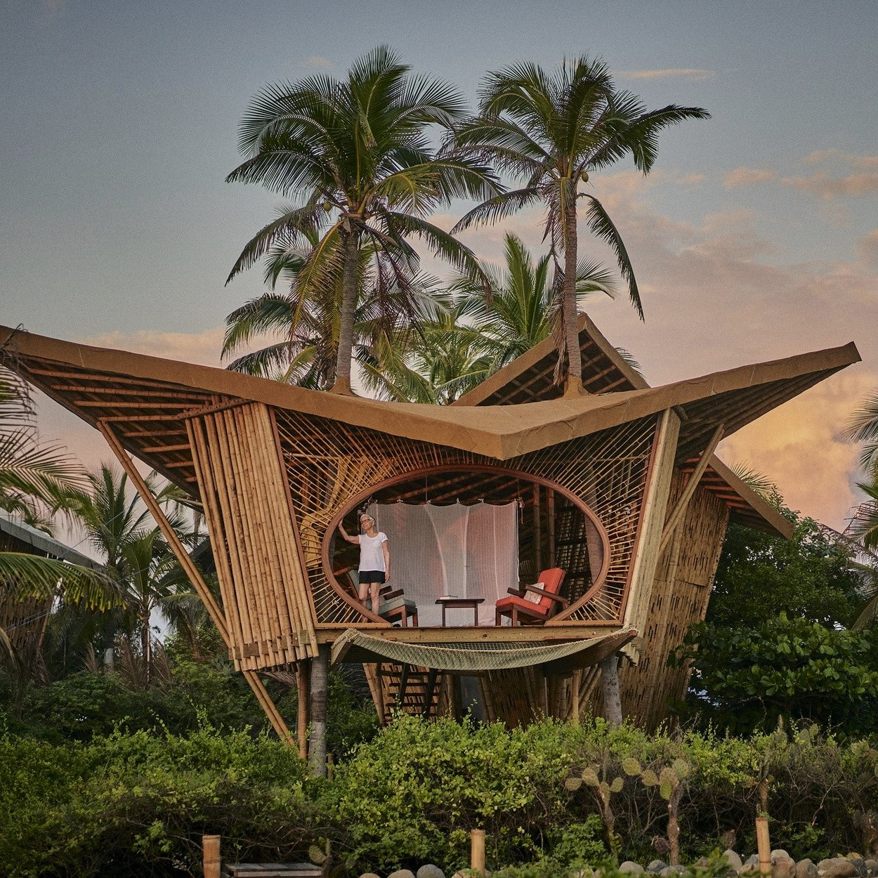 The TL Book Of Sustainable Hotels: Responsible Travel Made Easy