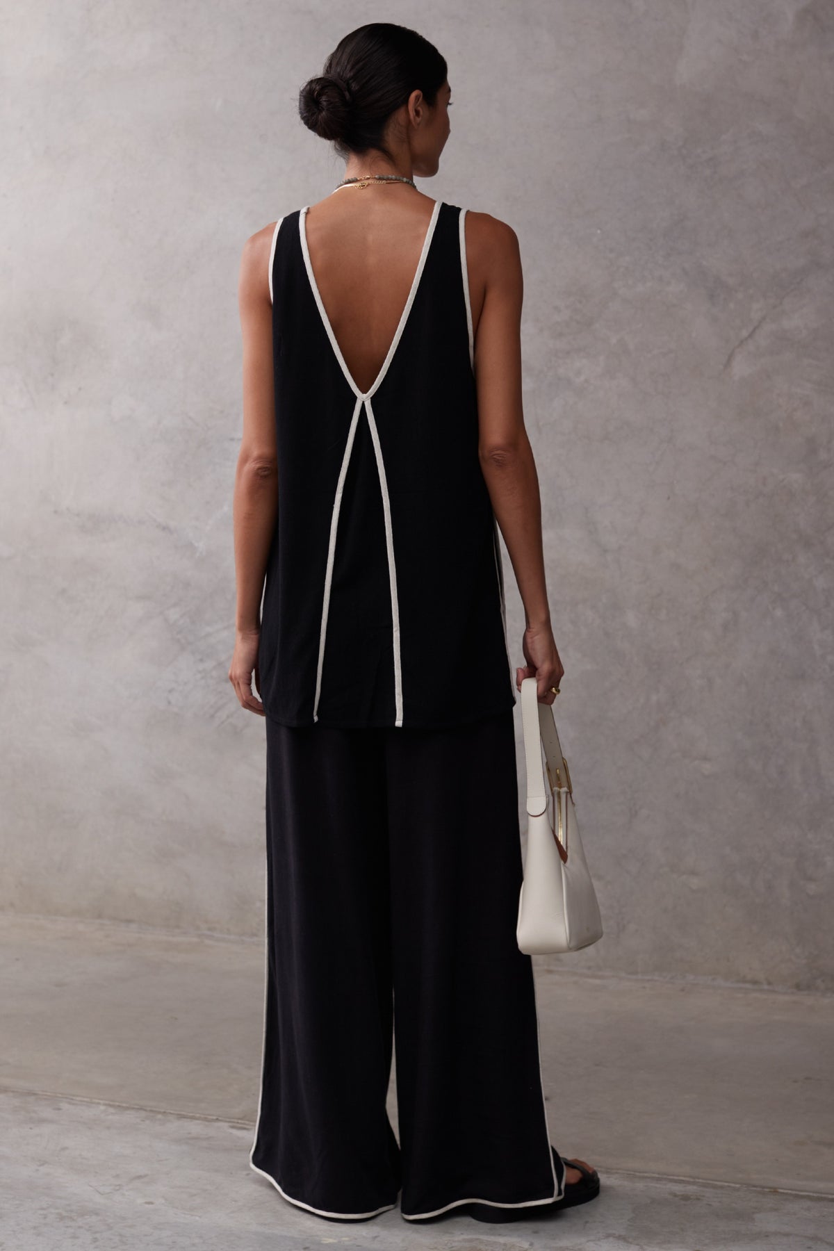 THE ESILA TOP | Noir &amp; Almond - FINAL SALE