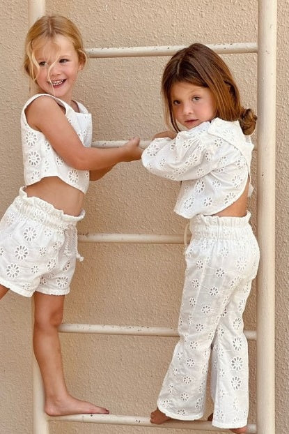 EMBROIDERY SET WITH FLARES | WHITE